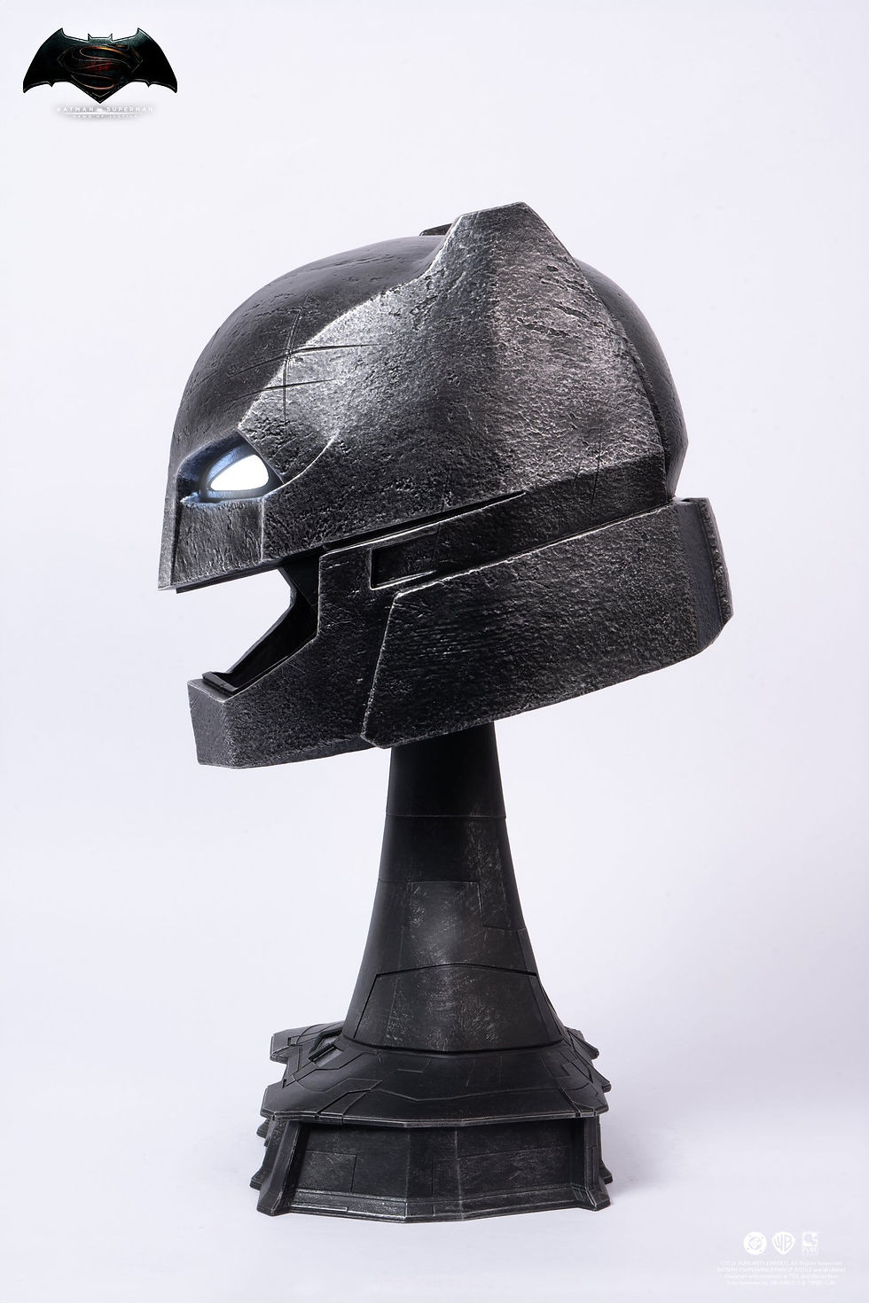 Miniatura: Justice League Replica 1/1 BvS: Dawn of Justice Armored Batman Helmet 50 cm