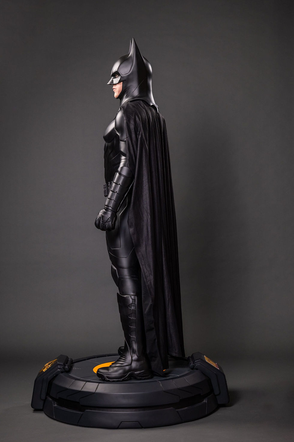 Thumbnail: The Flash Life-Size Statue Batman Keaton 2 211 cm