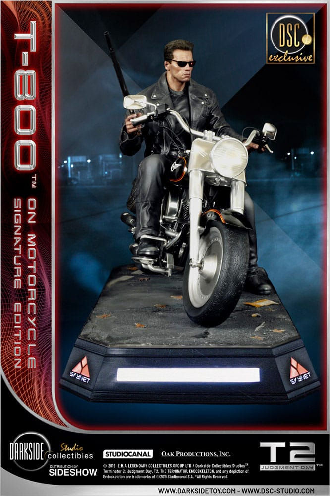 Thumbnail: Terminator 2: Judgment Day Statue 1/4 T-800 on Motorcycle Signature Edition 69cm