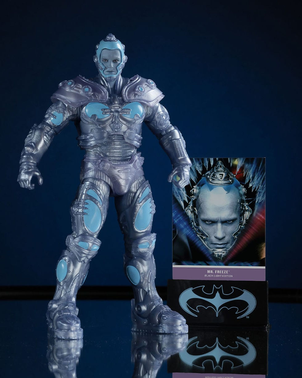 Miniatura: Batman & Robin DC Multiverse Mr. Freeze (Black Light Edition) (Gold Label) 18 cm