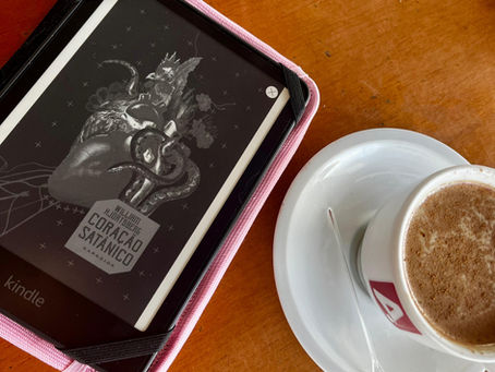 Foto do livro coração satânico