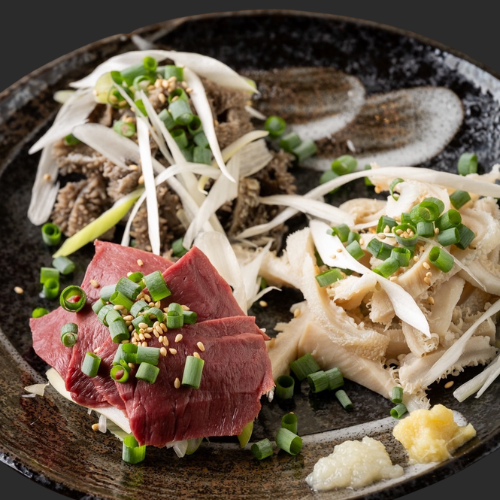 鮮ホルモン刺し 三種盛り