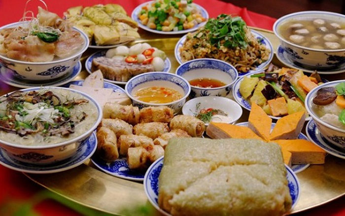 Ăn uống nhiều đạm ngày tết làm tăng nguy cơ đau nhức xương khớp,