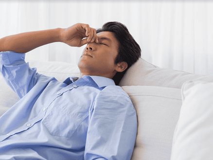 Nam dược cổ truyền nhìn nhận yếu sinh lý từ sự suy giảm tạng thận, khí huyết và sức khỏe tổng thể. Tìm hiểu nguyên nhân và cách phục hồi sinh lực từ gốc theo bài thuốc Nam.