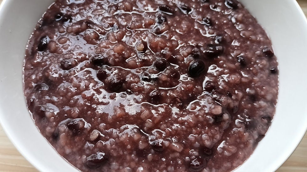 Cháo Đậu Đen Nấu Hạt Sen – Bổ Thận, Lợi Tiểu