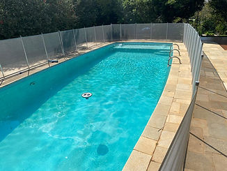 piscina cercada.jpeg