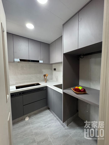 朗天苑454呎居屋廚房裝修,灰色L型廚櫃及白色石紋檯面