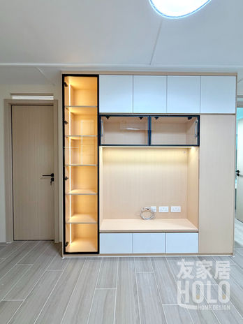 環翠邨美翠樓客廳電視櫃及玻璃展示櫃