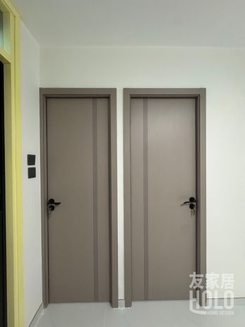 啟田邨啟信樓舊公屋保留黃色門框及更換房門