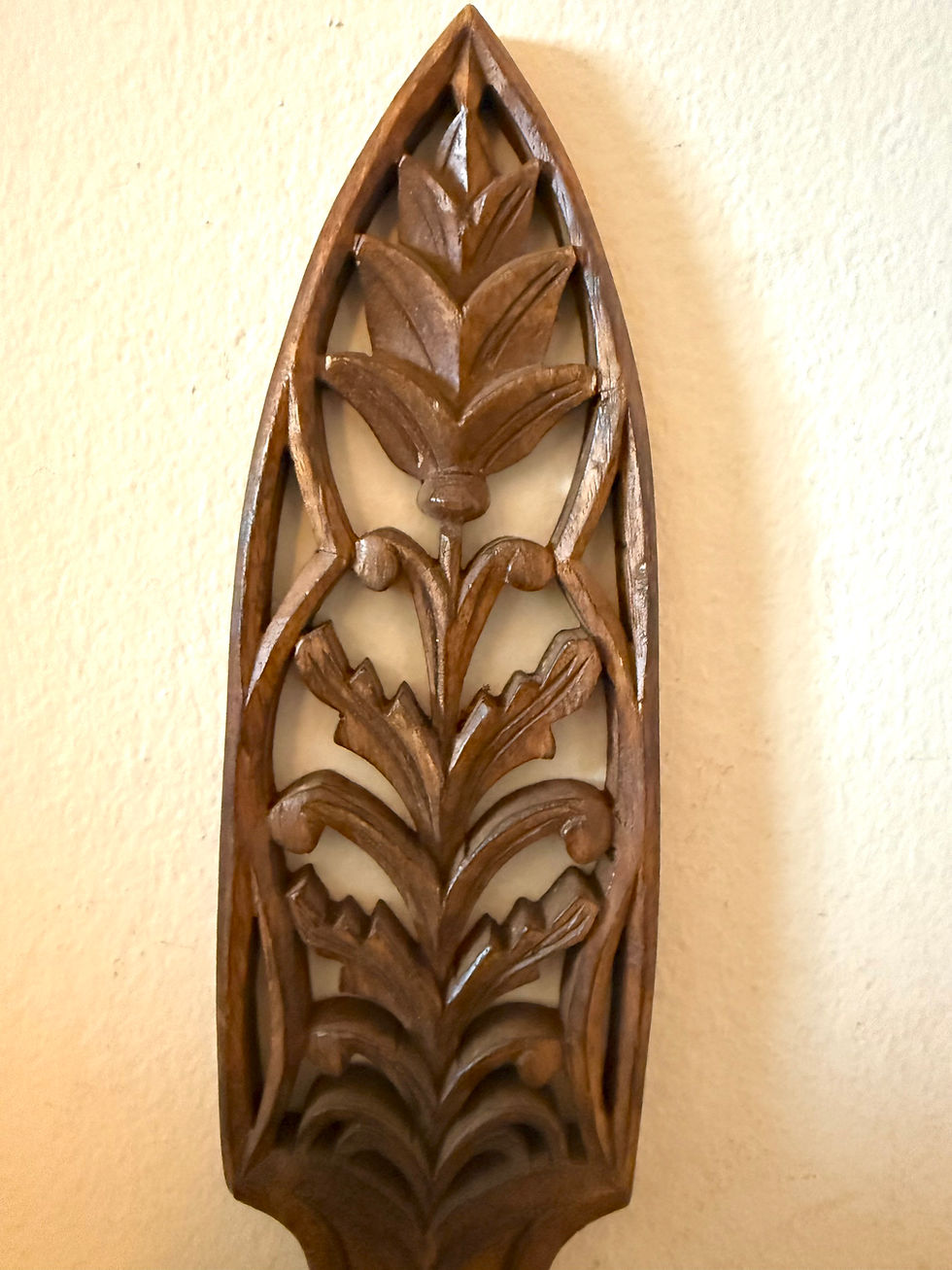 Miniatura: Carved Wooden Wall Sconce Pair