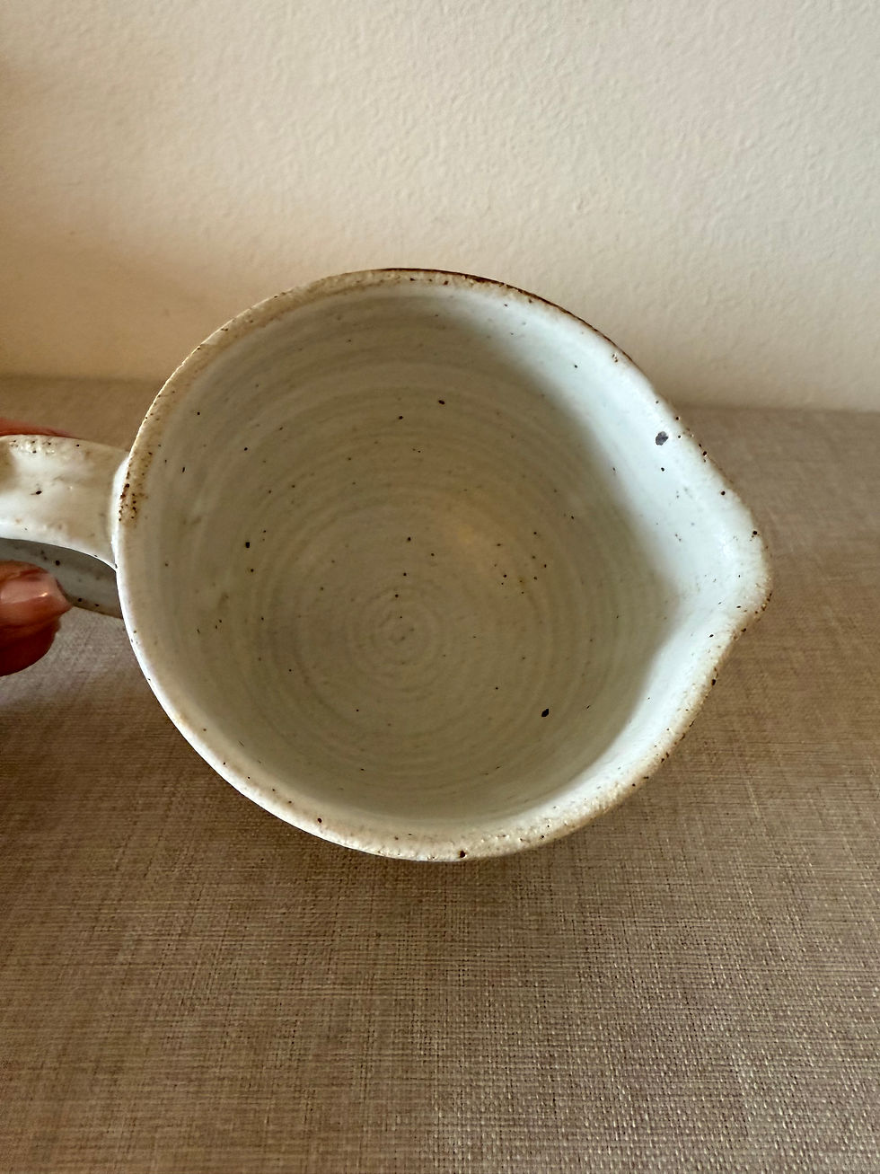 Miniatura: Handmade Studio Pottery Creamer with Cobalt Heart – Signed