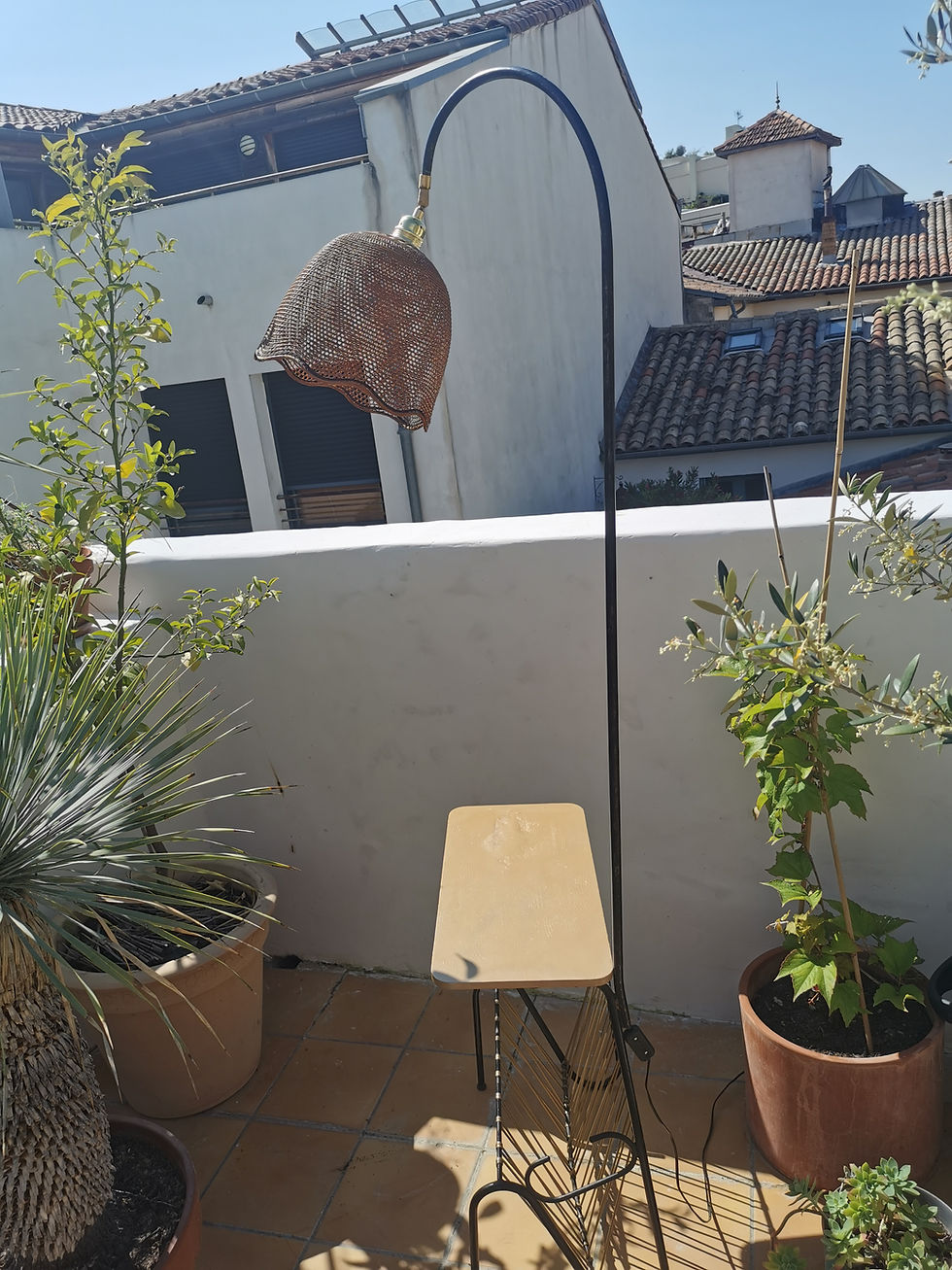 Miniature : Lampadaire années 50 métal et rotin