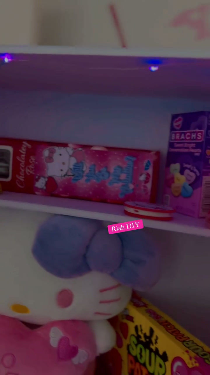 Thumbnail: Gift Box / Vending Machine