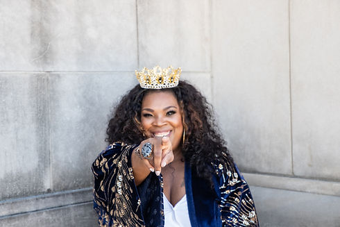 Sherry Thomas 2 pointing.jpg