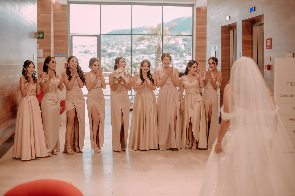 Bridesmaid First Look. 👰🏻♀️