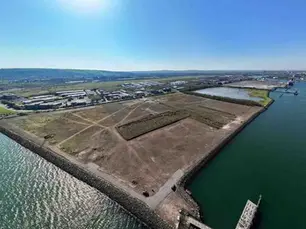 Ministers visit site of ‘game-changing’ dual purpose cruise and offshore wind energy hub at Belfast Harbour