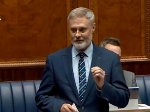 Paul Frew calls for urgent reform on NI cancer waiting lists