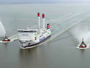 Stena Connecta arrives in Belfast Harbour as Stena Line invests £100m in freight expansion