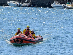 Portrush RNLI assists kayakers drifting towards Dunluce Castle