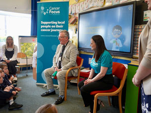 Cancer Focus NI welcomes Health Minister Mike Nesbitt to ‘Sun Scientist’ Session at Kirkinriola PS