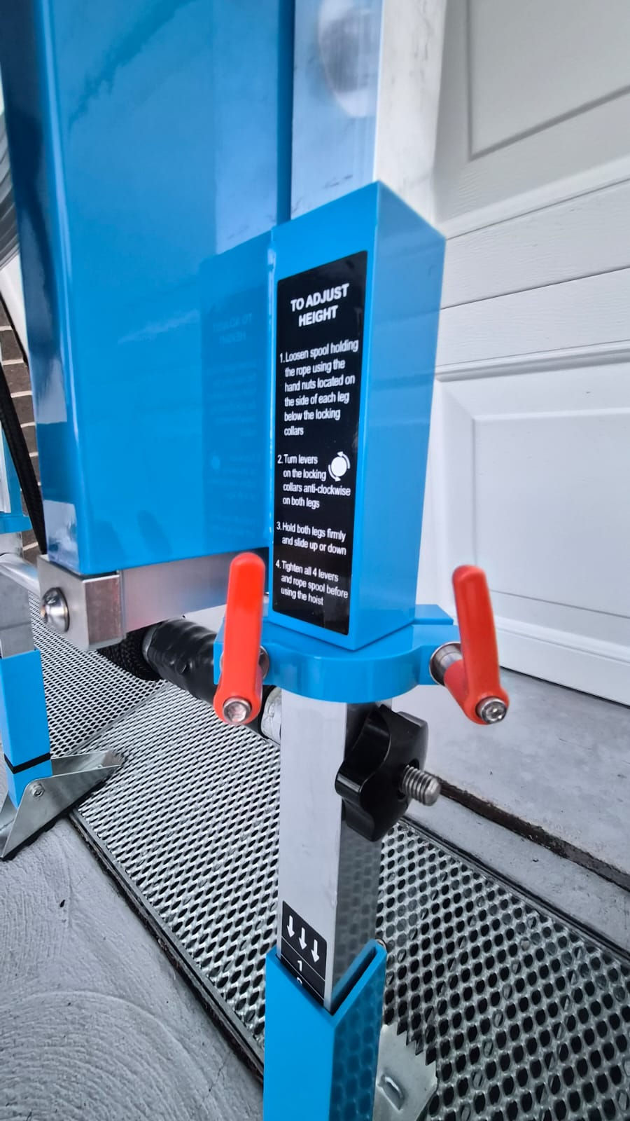 Thumbnail: Assembled Solar Coaster with Ladder – Ready-to-Go Solar Panel Lifter & Hoist