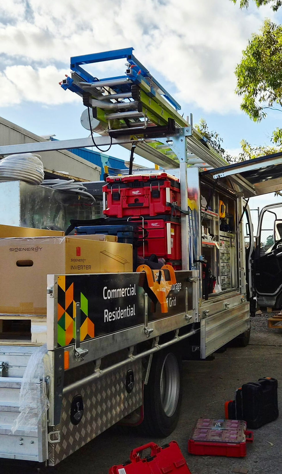 Thumbnail: Assembled Solar Coaster with Ladder – Ready-to-Go Solar Panel Lifter & Hoist