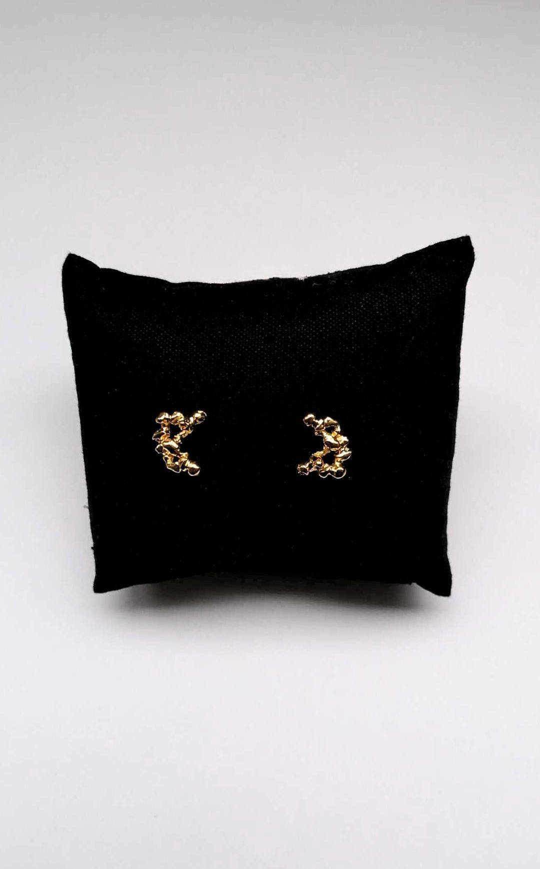 WAX TART ORGANIC SHAPE STUD EARRINGS