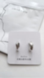 What Jewelry Goes Best With Minimalist Outfits? A Complete Style Guide by AMARNAM