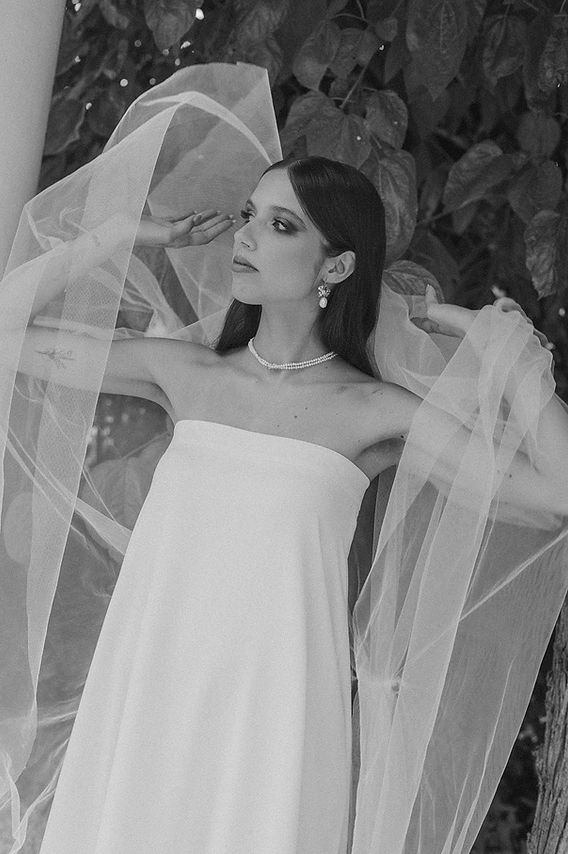 The Best Dress Necklines for Collar and Choker Necklaces: Your Ultimate Styling Guide The Best Dress Necklines for Collar and Choker Necklaces: Your Ultimate Styling Guide