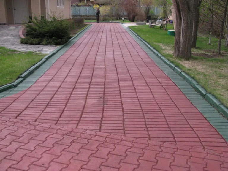 rezinovaya kraska dlya trotuarnoj plitki