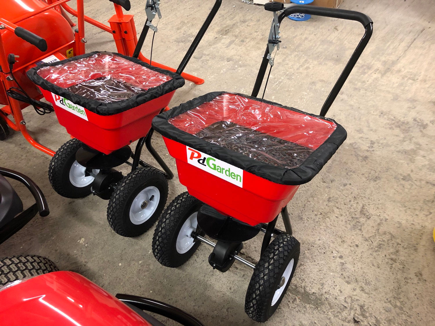 80lb Wheeled Lawn Spreader