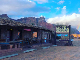 Lodging 15 minutes from the river~Lee's Ferry Lodge at the Vermilion Cliffs