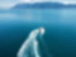 Bateau sur le lac Léman en été, illustrant l’attrait touristique de Thonon et Évian pour la location courte durée.