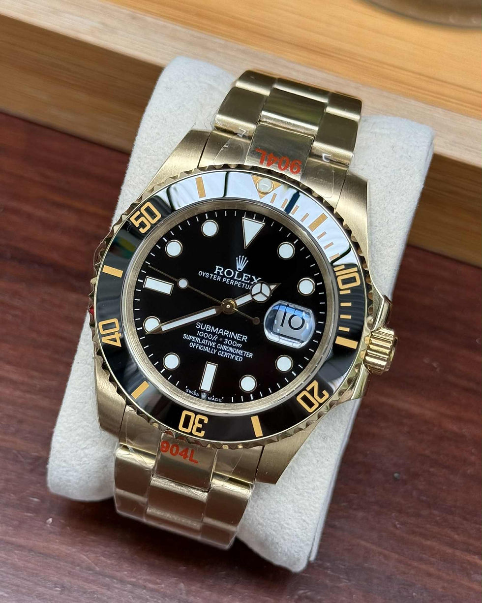 Miniatura: Rolex Submariner Gold 126618LN