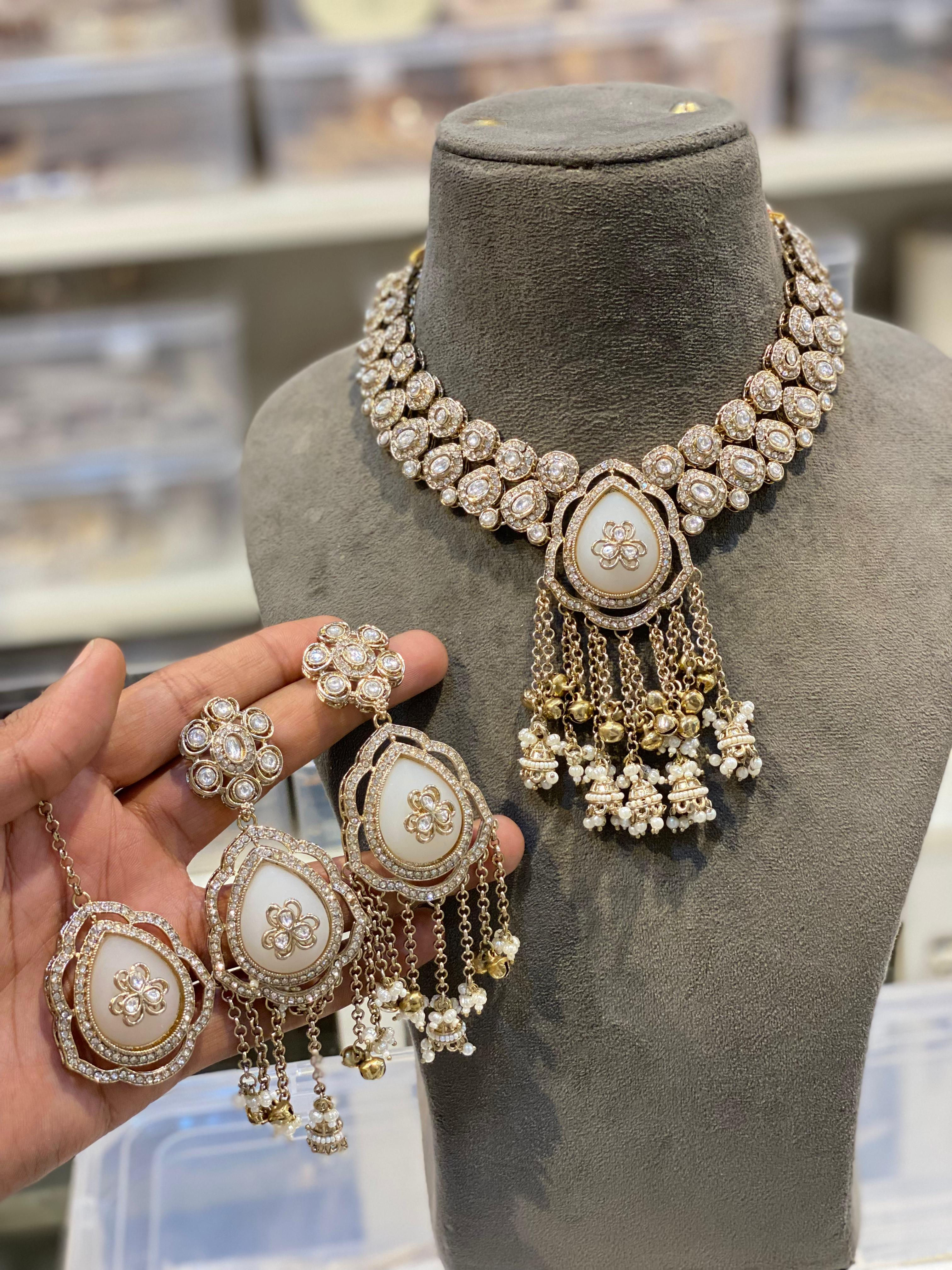 Hira Collections ROOHI
Kashmiri Ghungroo 
Necklace Earrings Maangtikka  Set 