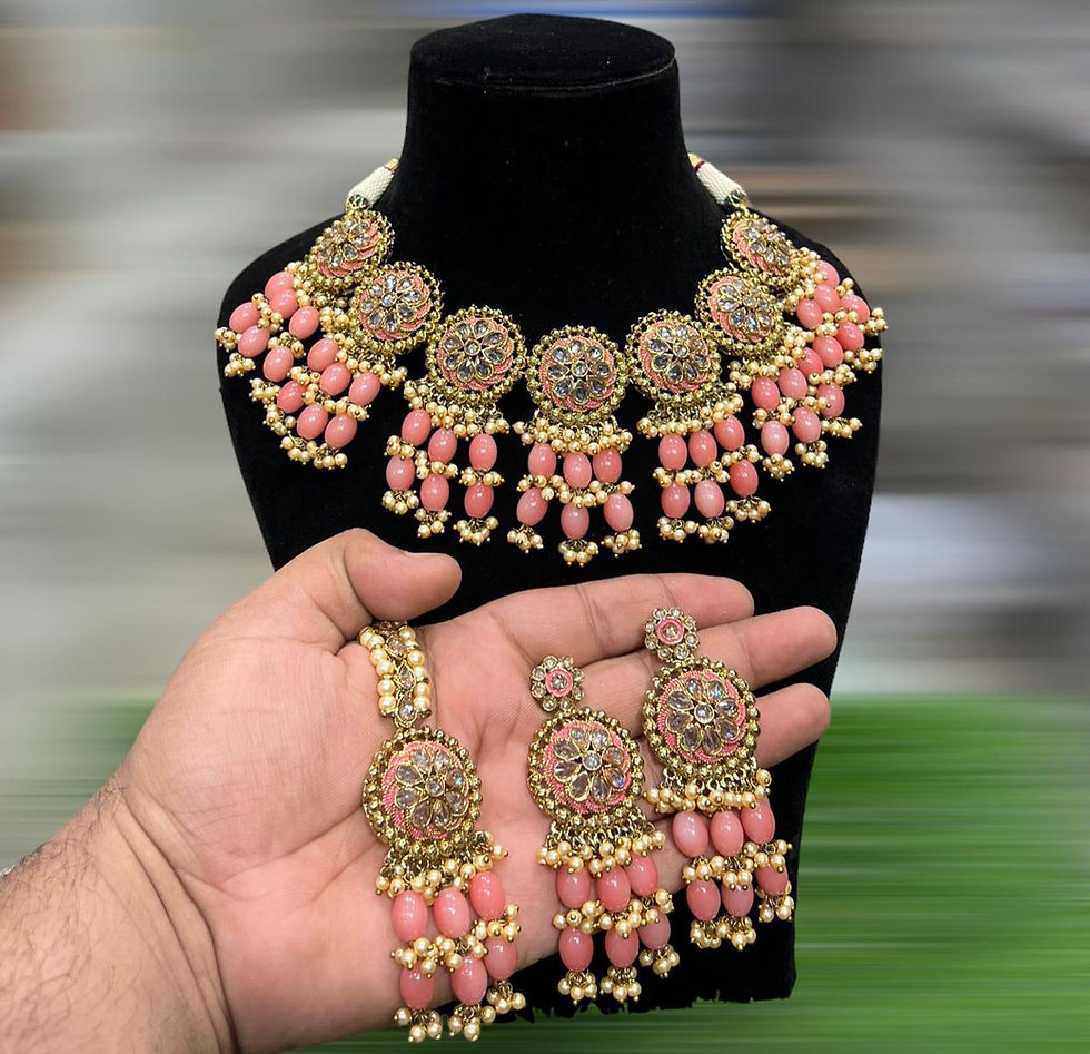 Thumbnail: Hira Collections HIBA
Fine Polki Necklace, Earrings, Maangtikka
