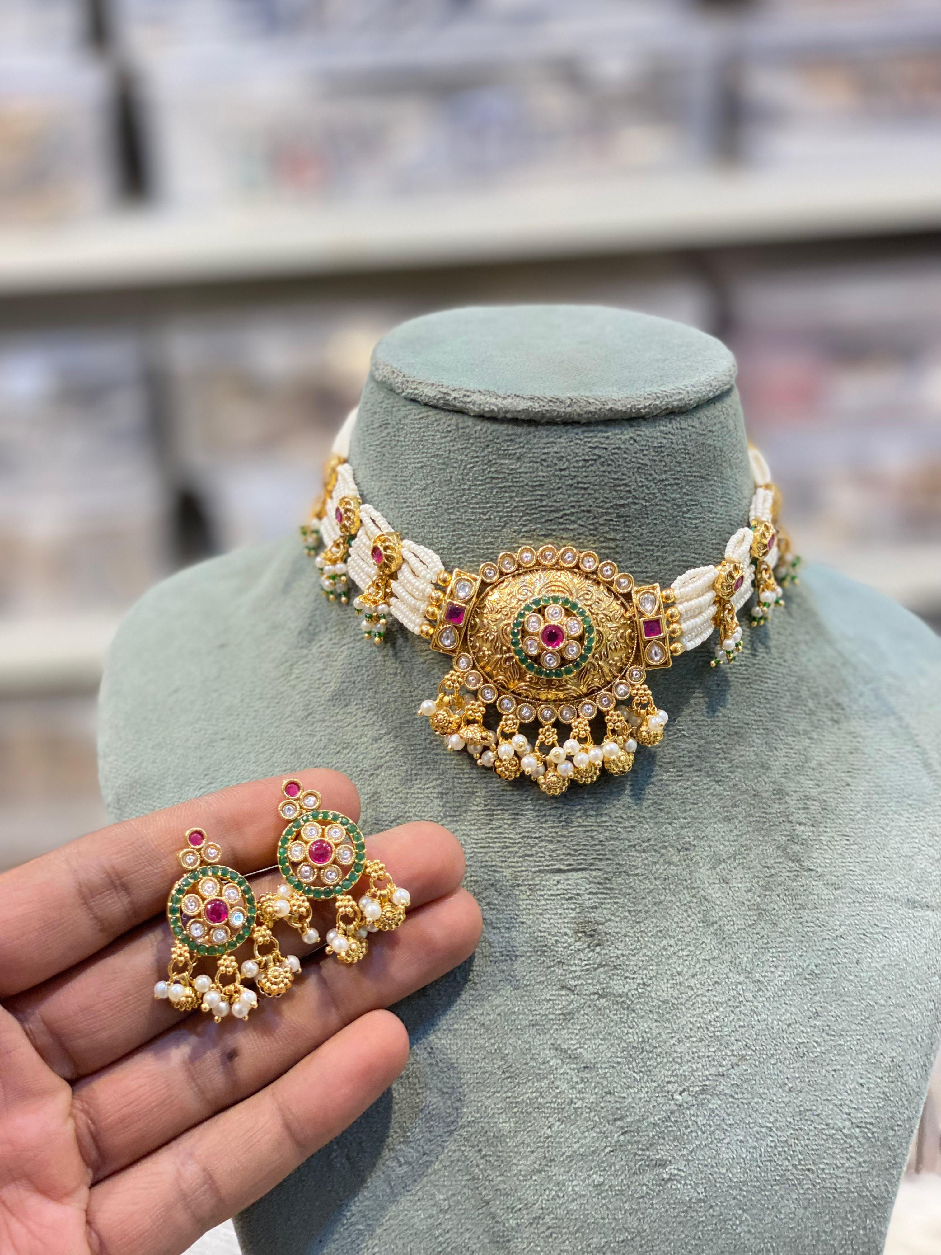 Hira Collections OG004
Choker + Earrings 
One Gram Gold Plated 