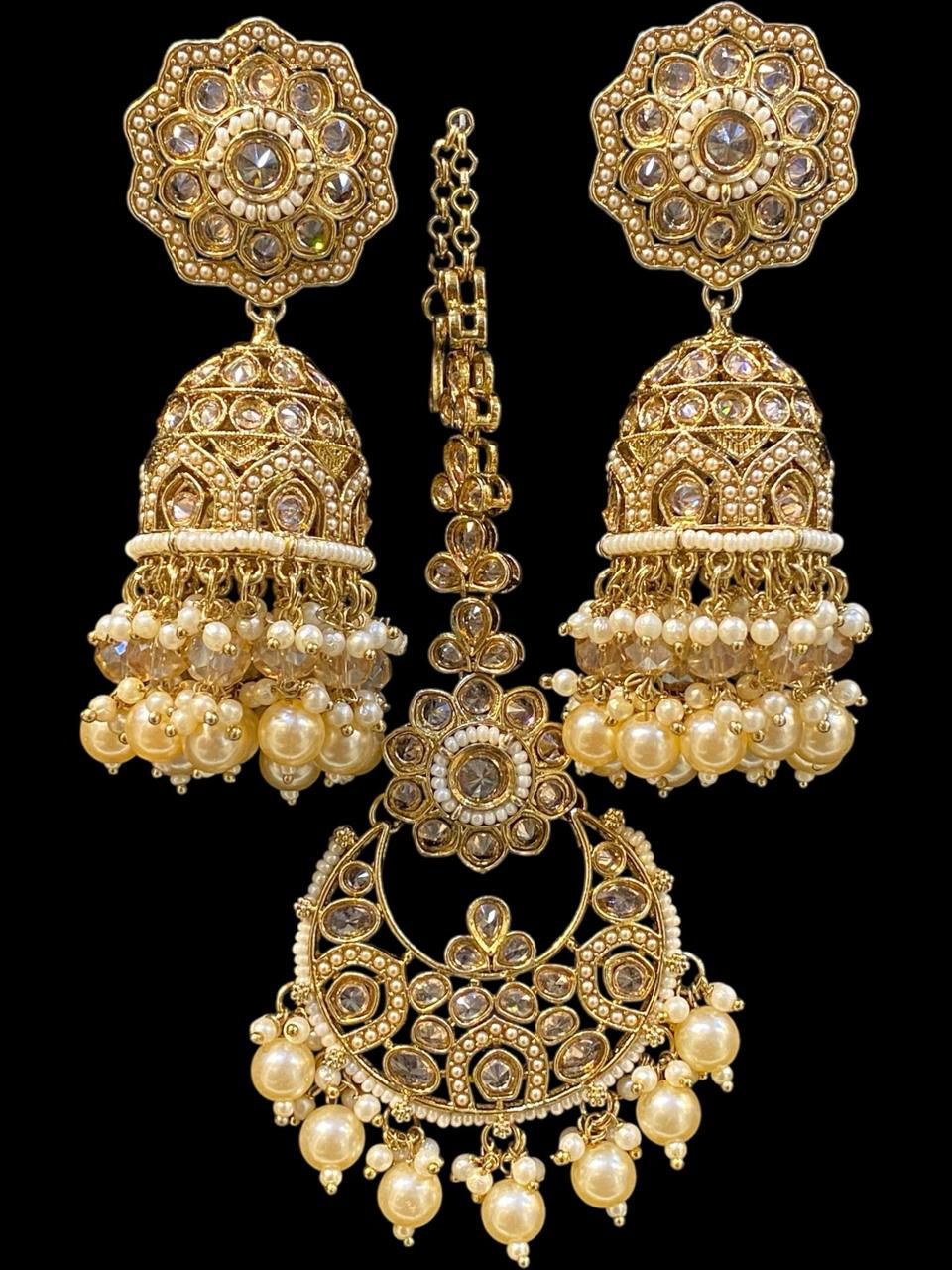 Thumbnail: Hira Collections DILNASHEEN
Real Polki Jhumka Earrings + Tikka 