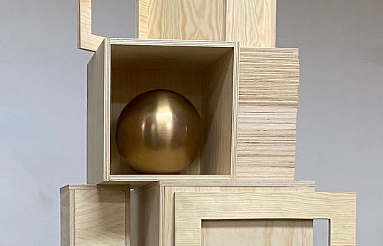 IV-Sem título,2022_madeira,bronze e espelho_184x62x63 cm final.jpg