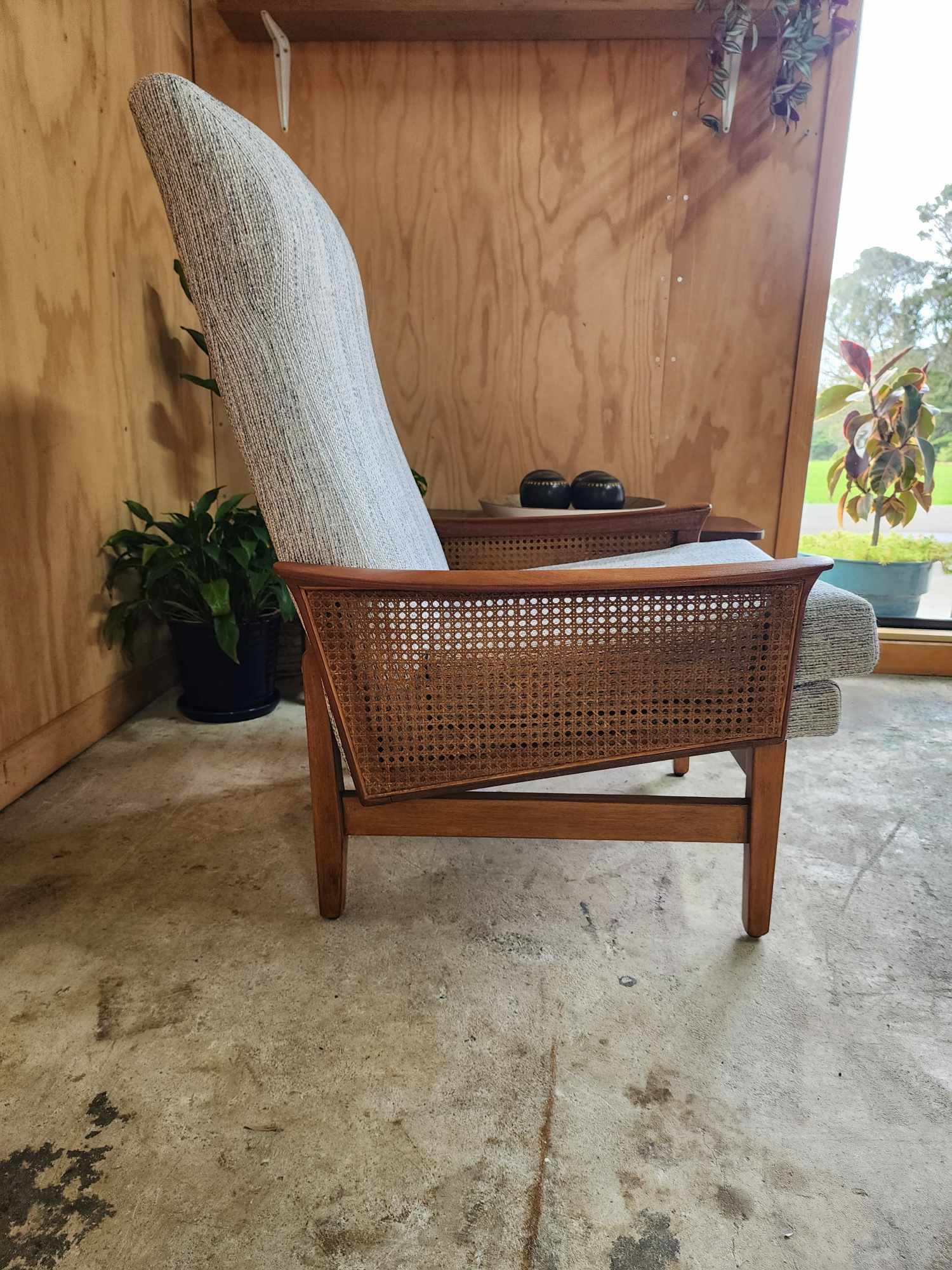 FLER Mid Century Chair side view