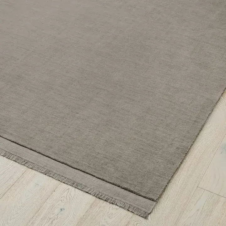 Close up of the Silvio Flint Rug
