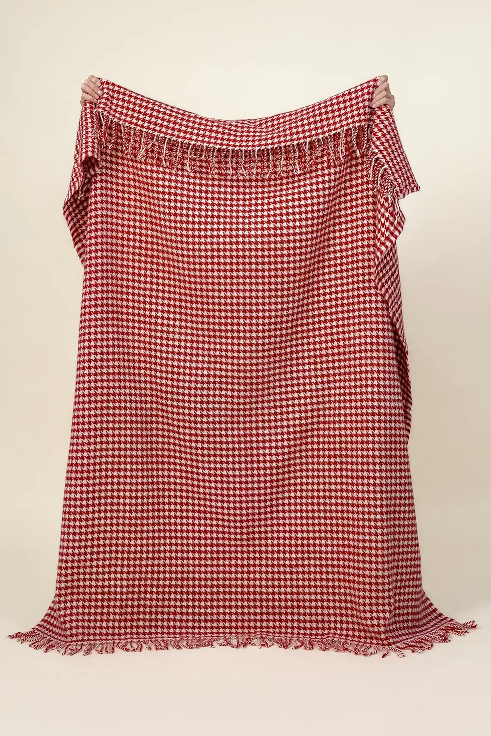 Huxter Rouge Throw