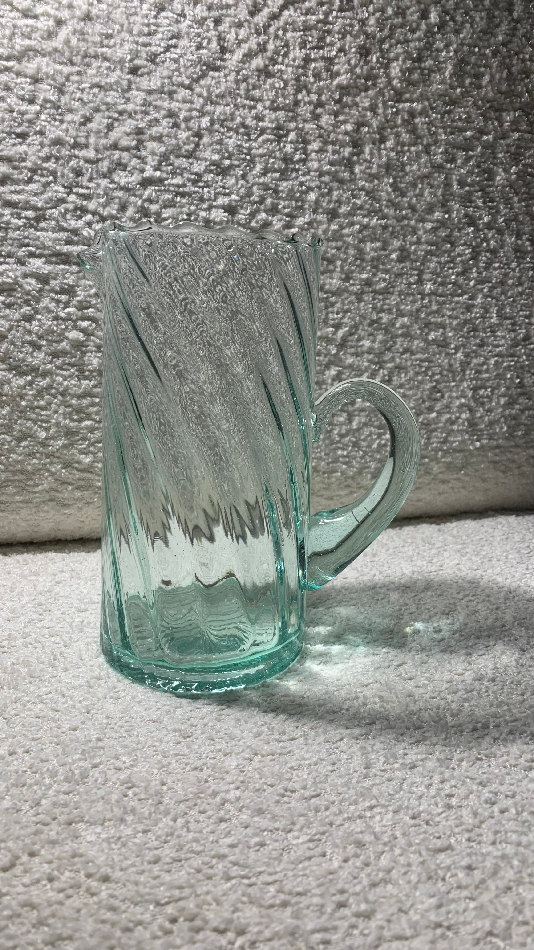 Carafe torsadée transparent