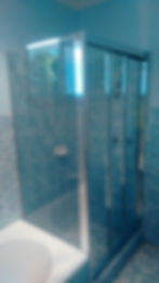 shower screen 16