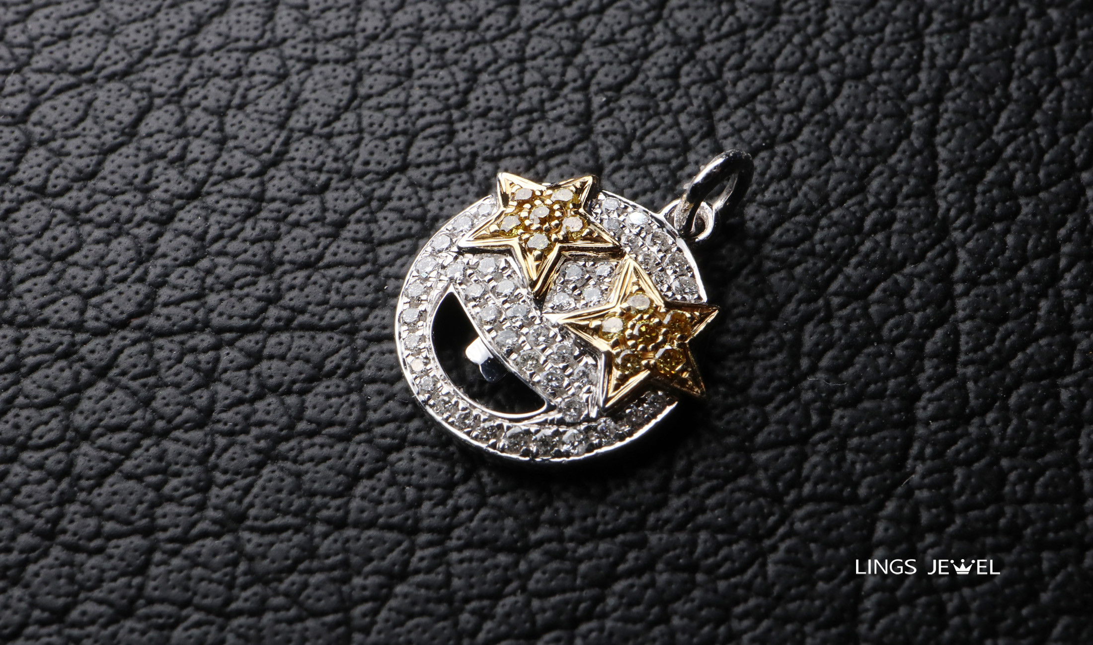 Star Eye face Diamond Pendent