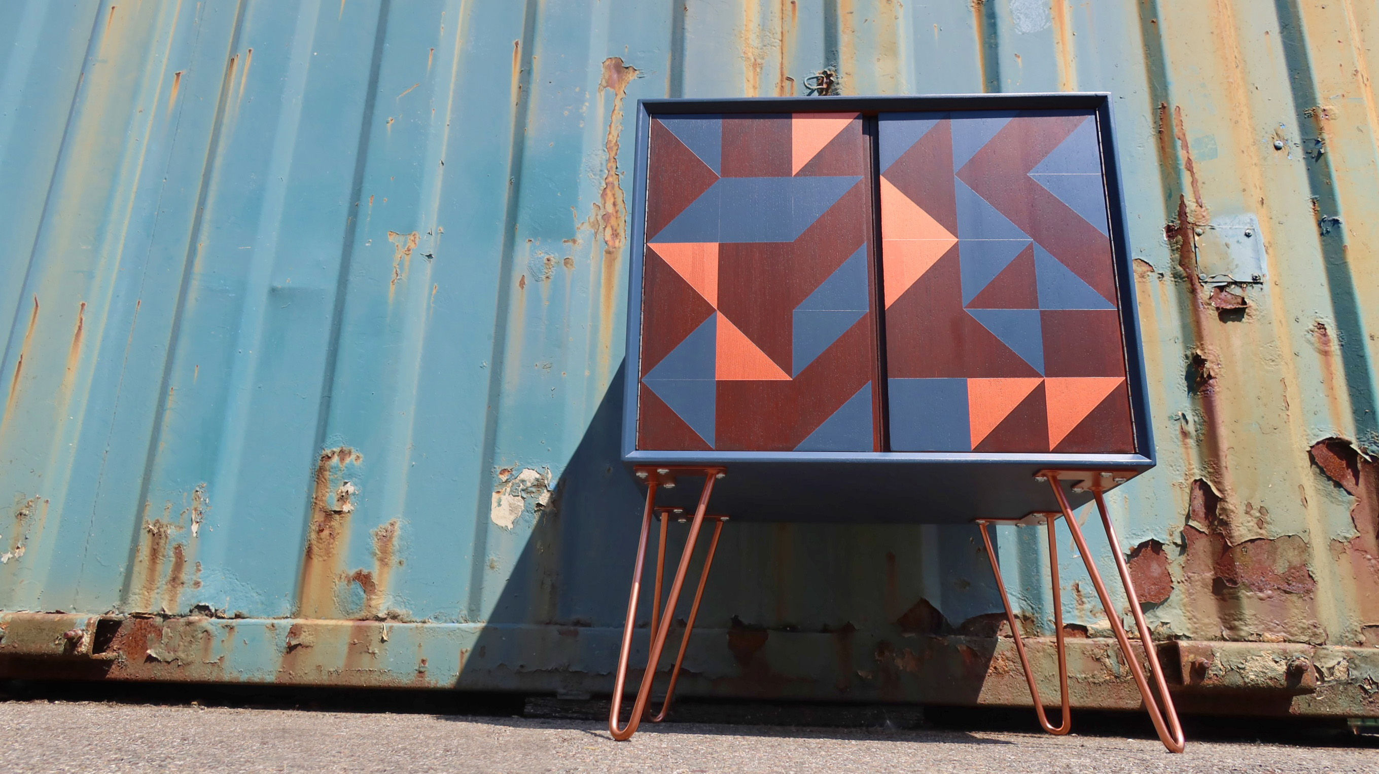 Dynatron Radio Ltd Vinyl Storage Cabinet