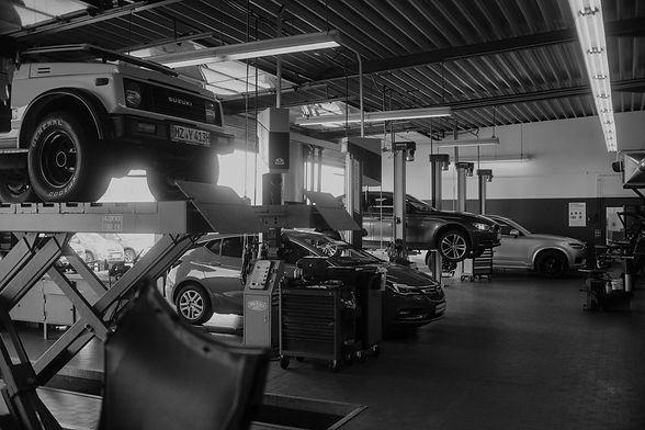 Autos in der Werkstatt von Schiffer GmbH & Co KG