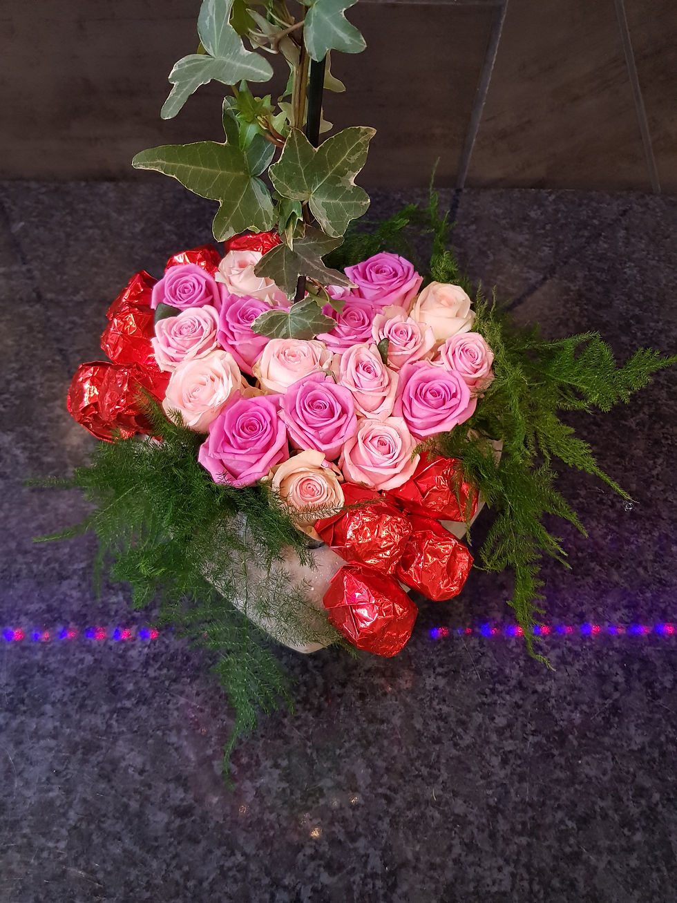 Miniature : Montage floral avec pralines (M05)