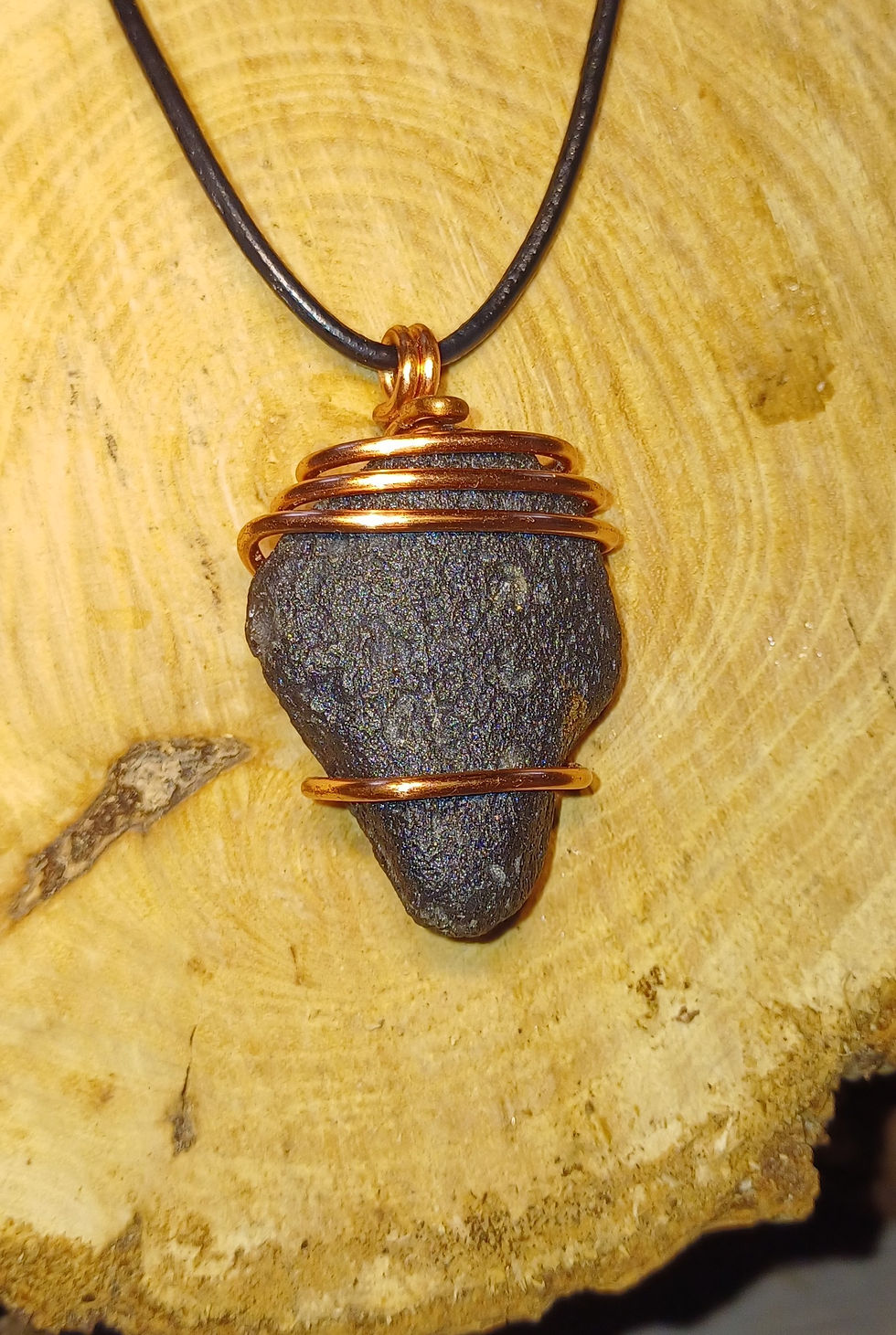 Thumbnail: Agni Manitite and copper pendant