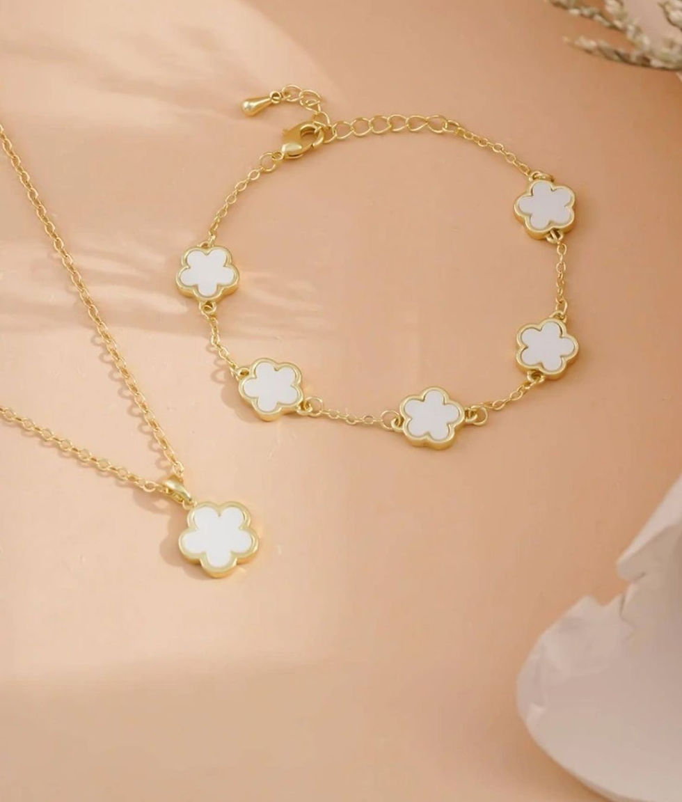 Set Necklace and Bracelet five-leaf clover